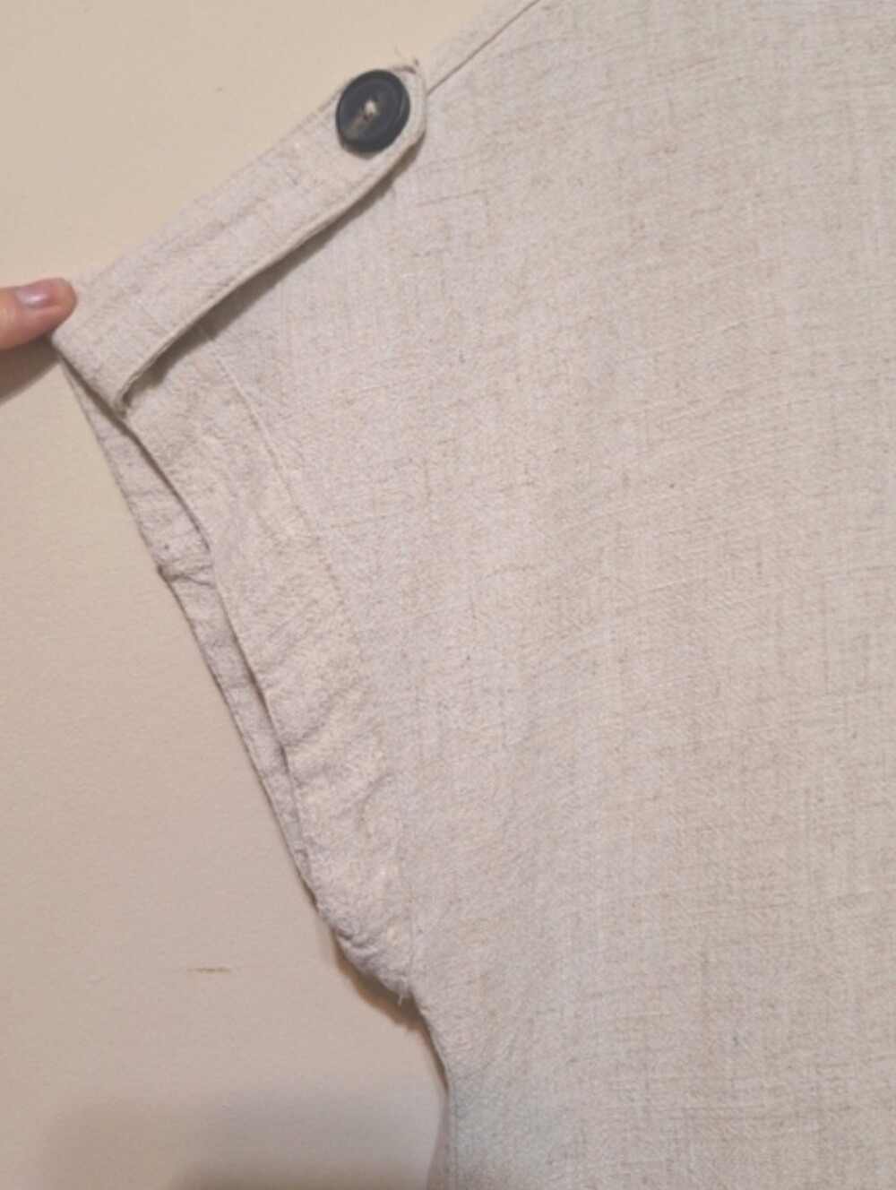 NWOT Femme Medium linen blend cap sleeve button up front tie knot beige shirt - Picture 7 of 7